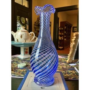 VTG MCM Turkish Pasabahce Blue & White Filament 9" Ruffle Top Glass Vase